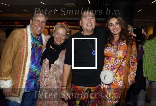 Amsterdam 19 november 2022
Toppers in concert in deJohan Cruijff arena.
Marc Swanenburg met partner en ...