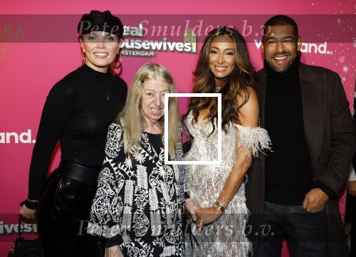 Amsterdam 22 november 2022
Presentatie Real Housewifes of Amsterdam in Hotel Krasnapolsky  van Videoland. Maria Tailor met haar moeder en broer Stanley met zijn vriendin Kim Feenstra