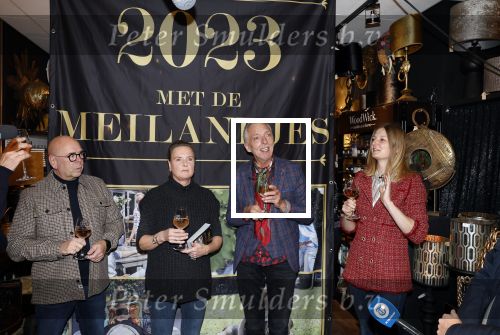 Noordwijk 9 december 2022
Presentatie nieuwe scheurkalendar van de familie Meiland. Aanwezig Martien Meiland Erica Meiland en Montana Meiland . Ook aanwezig Jan Dijkgraaf en Timon Moll ( regisseur van de Meilandjes). Presentatie is in de woonwinkel van Montana.