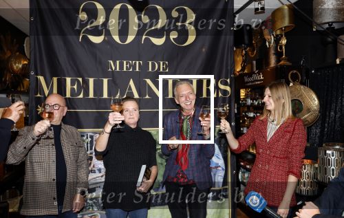 Noordwijk 9 december 2022
Presentatie nieuwe scheurkalendar van de familie Meiland. Aanwezig Martien Meiland Erica Meiland en Montana Meiland . Ook aanwezig Jan Dijkgraaf en Timon Moll ( regisseur van de Meilandjes). Presentatie is in de woonwinkel van Montana.