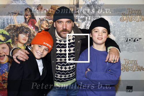 Amsterdam 11 december 2022
Premiere Hotel Sinestra in Pathe Noord .
Matteo van der Grijn met zijn zoon Jack
