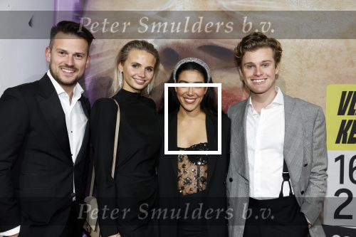 Hilversum 19 december 2022
The roast van Famke Louise in studio 21.
Moise Trustfull Kaj v d Voort en Levi v Kempen met vriendin