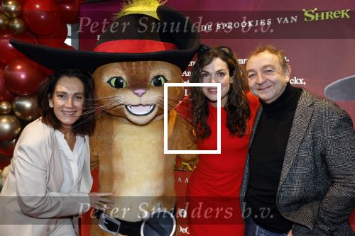 Amsterdam 10 december 2022
Premiere de gelaarsde kat in Pathe Arena .
Monic Hendrickx Anna Drijver en Jon v Eerd