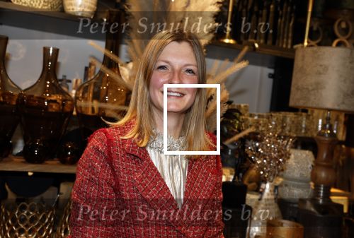 Noordwijk 9 december 2022
Presentatie nieuwe scheurkalendar van de familie Meiland. Aanwezig Martien Meiland Erica Meiland en Montana Meiland . Ook aanwezig Jan Dijkgraaf en Timon Moll ( regisseur van de Meilandjes). Presentatie is in de woonwinkel van Montana.