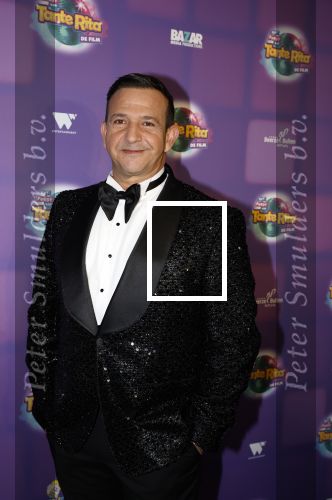 Amsterdam 17 december 2022
Premiere het feest van tante Ria in Pathe Noord .
Cast bestaat oa uit Najib Amhali Tooske Ragas Edo Brunner Edsilia Rombley Jack v gelder Pim Muda Thimo v Haaren  Ridder v Kooten Esther Mbire en Piet Tomassen.