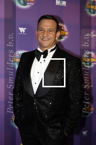 Amsterdam 17 december 2022
Premiere het feest van tante Ria in Pathe Noord .
Cast bestaat oa uit Najib Amhali Tooske Ragas Edo Brunner Edsilia Rombley Jack v gelder Pim Muda Thimo v Haaren  Ridder v Kooten Esther Mbire en Piet Tomassen.
