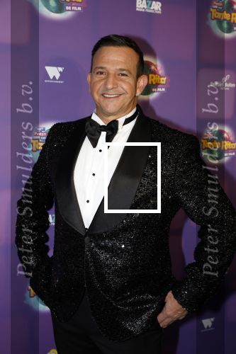 Amsterdam 17 december 2022
Premiere het feest van tante Ria in Pathe Noord .
Cast bestaat oa uit Najib Amhali Tooske Ragas Edo Brunner Edsilia Rombley Jack v gelder Pim Muda Thimo v Haaren  Ridder v Kooten Esther Mbire en Piet Tomassen.
