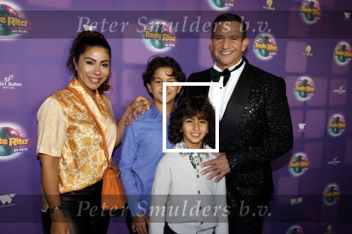 Amsterdam 17 december 2022
Premiere het feest van tante Ria in Pathe Noord .
Cast bestaat oa uit Najib Amhali Tooske Ragas Edo Brunner Edsilia Rombley Jack v gelder Pim Muda Thimo v Haaren  Ridder v Kooten Esther Mbire en Piet Tomassen.