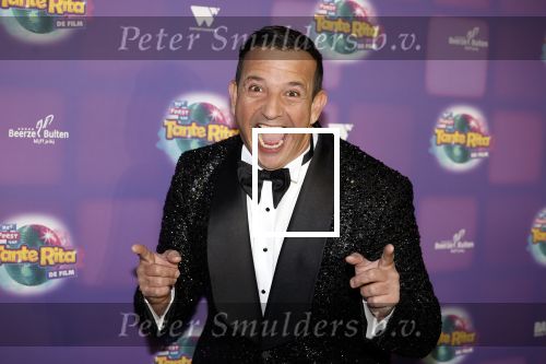 Amsterdam 17 december 2022
Premiere het feest van tante Ria in Pathe Noord .
Cast bestaat oa uit Najib Amhali Tooske Ragas Edo Brunner Edsilia Rombley Jack v gelder Pim Muda Thimo v Haaren  Ridder v Kooten Esther Mbire en Piet Tomassen.