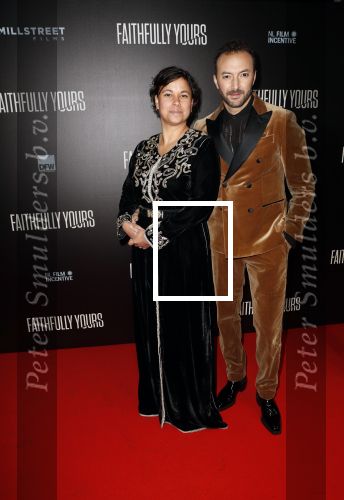 Amsterdam 19 december 2022
Premiere Faithfully Yours in Tuschinski
Nasrdin Dchar met partner Amy Don