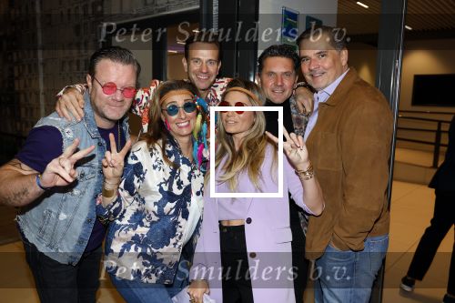 Amsterdam 19 november 2022
Toppers in concert in deJohan Cruijff arena.
Nikkie Plessen met Ruben Bontekoe Sven Sauve Georgette Schlick en Jaap Liethof