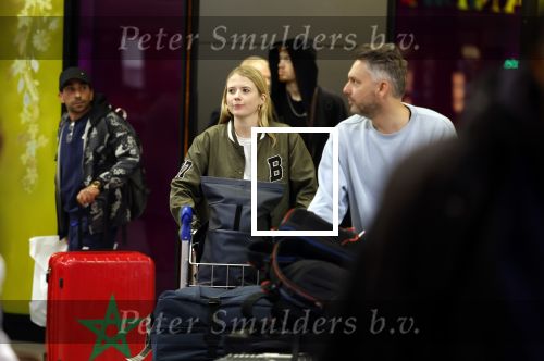 Schiphol 19 december 2022
Noa Vahle arriveert op schiphol na de WK Voetbal waar ze verslag deed voor SBS6. Haar vriend Tim de Wild wachhte haar op .