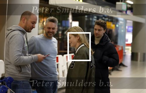 Schiphol 19 december 2022
Noa Vahle arriveert op schiphol na de WK Voetbal waar ze verslag deed voor SBS6. Haar vriend Tim de Wild wachhte haar op .