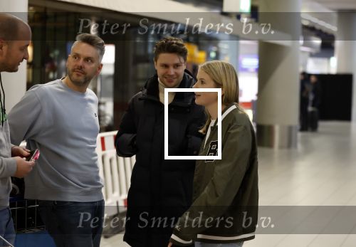 Schiphol 19 december 2022
Noa Vahle arriveert op schiphol na de WK Voetbal waar ze verslag deed voor SBS6. Haar vriend Tim de Wild wachhte haar op .