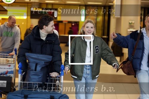 Schiphol 19 december 2022
Noa Vahle arriveert op schiphol na de WK Voetbal waar ze verslag deed voor SBS6. Haar vriend Tim de Wild wachhte haar op .