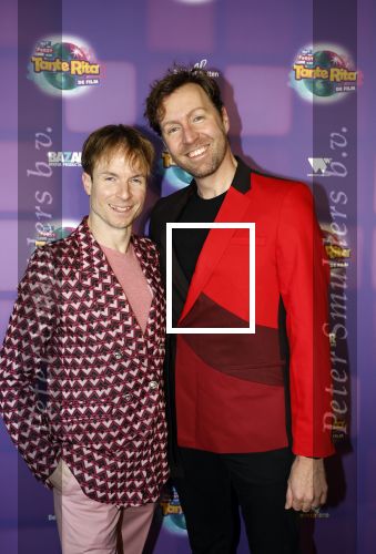 Amsterdam 17 december 2022
Premiere het feest van tante Ria in Pathe Noord .
Cast bestaat oa uit Najib Amhali Tooske Ragas Edo Brunner Edsilia Rombley Jack v gelder Pim Muda Thimo v Haaren  Ridder v Kooten Esther Mbire en Piet Tomassen.