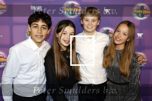 Amsterdam 17 december 2022
Premiere het feest van tante Ria in Pathe Noord .
Cast bestaat oa uit Najib Amhali Tooske Ragas Edo Brunner Edsilia Rombley Jack v gelder Pim Muda Thimo v Haaren  Ridder v Kooten Esther Mbire en Piet Tomassen.