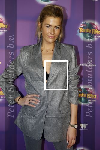 Amsterdam 17 december 2022
Premiere het feest van tante Ria in Pathe Noord .
Cast bestaat oa uit Najib Amhali Tooske Ragas Edo Brunner Edsilia Rombley Jack v gelder Pim Muda Thimo v Haare Renee Gunning kwam met haar zoontje en nichtje