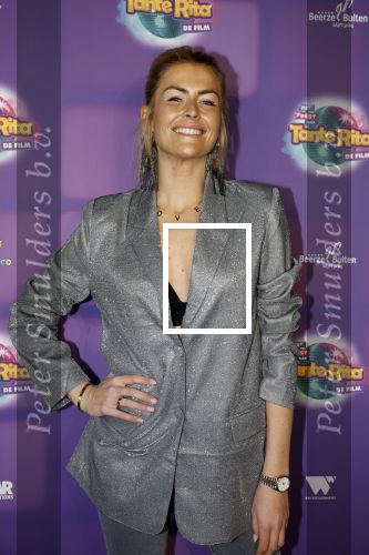 Amsterdam 17 december 2022
Premiere het feest van tante Ria in Pathe Noord .
Cast bestaat oa uit Najib Amhali Tooske Ragas Edo Brunner Edsilia Rombley Jack v gelder Pim Muda Thimo v Haare Renee Gunning kwam met haar zoontje en nichtje