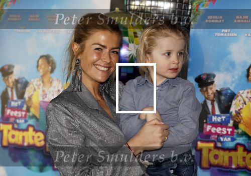 Amsterdam 17 december 2022
Premiere het feest van tante Ria in Pathe Noord .
Cast bestaat oa uit Najib Amhali Tooske Ragas Edo Brunner Edsilia Rombley Jack v gelder Pim Muda Thimo v Haare Renee Gunning kwam met haar zoontje en nichtje