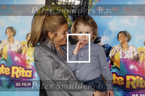 Amsterdam 17 december 2022
Premiere het feest van tante Ria in Pathe Noord .
Cast bestaat oa uit Najib Amhali Tooske Ragas Edo Brunner Edsilia Rombley Jack v gelder Pim Muda Thimo v Haare Renee Gunning kwam met haar zoontje en nichtje