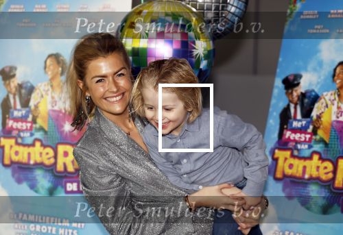 Amsterdam 17 december 2022
Premiere het feest van tante Ria in Pathe Noord .
Cast bestaat oa uit Najib Amhali Tooske Ragas Edo Brunner Edsilia Rombley Jack v gelder Pim Muda Thimo v Haare Renee Gunning kwam met haar zoontje en nichtje