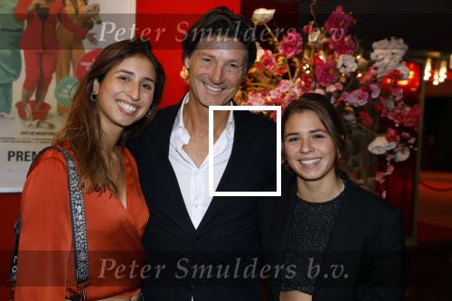 Hoofddorp 21 november 2022
Premiere Girls on fire in schouwburg Hoofddorp.
Rick Engelkes met zijn 2 dochters