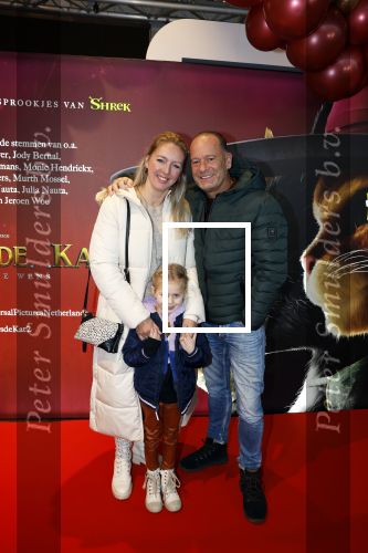 Amsterdam 10 december 2022
Premiere de gelaarsde kat in Pathe Arena .
Ron Boszhard met dochter en vriendin