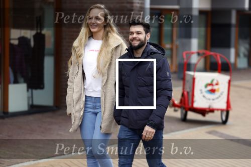 Almere 3 december 2022
Sjinkie Knegt met zijn nieuwe vriendin Chantal.