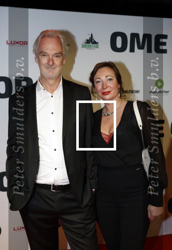 Rotterdam 12 december 2022
Premiere Ome Cor in het oude luxor theater.
Stefan de Walle en partner Esther Scheldwacht