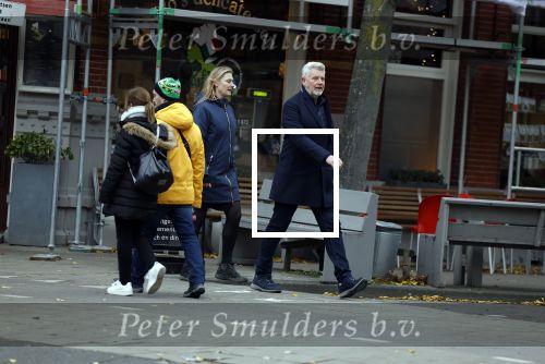 Amsterdam 4 december 2022
Sybrand Niessen en zijn vrouw aan het wandelen door Amsterdam zuid.