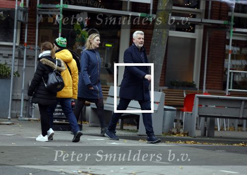 Amsterdam 4 december 2022
Sybrand Niessen en zijn vrouw aan het wandelen door Amsterdam zuid.