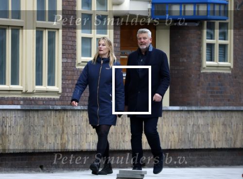 Amsterdam 4 december 2022
Sybrand Niessen en zijn vrouw aan het wandelen door Amsterdam zuid.