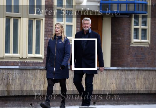 Amsterdam 4 december 2022
Sybrand Niessen en zijn vrouw aan het wandelen door Amsterdam zuid.