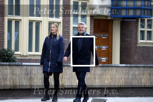 Amsterdam 4 december 2022
Sybrand Niessen en zijn vrouw aan het wandelen door Amsterdam zuid.