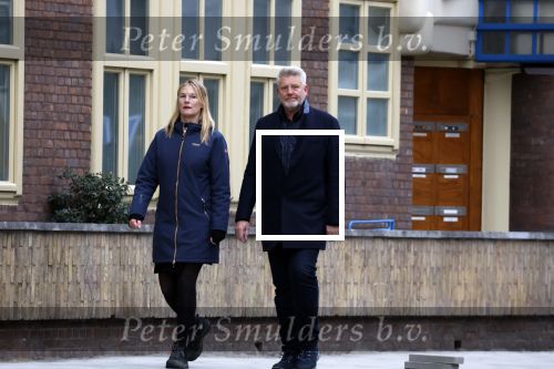 Amsterdam 4 december 2022
Sybrand Niessen en zijn vrouw aan het wandelen door Amsterdam zuid.