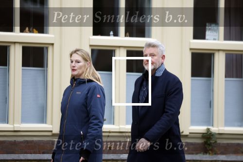 Amsterdam 4 december 2022
Sybrand Niessen en zijn vrouw aan het wandelen door Amsterdam zuid.