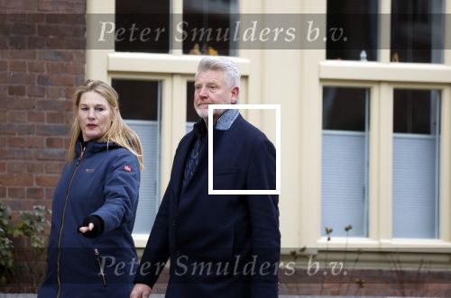 Amsterdam 4 december 2022
Sybrand Niessen en zijn vrouw aan het wandelen door Amsterdam zuid.