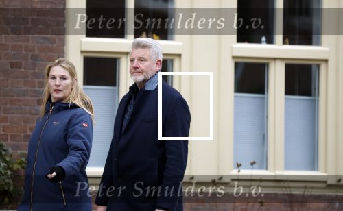 Amsterdam 4 december 2022
Sybrand Niessen en zijn vrouw aan het wandelen door Amsterdam zuid.