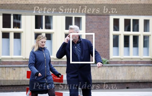 Amsterdam 4 december 2022
Sybrand Niessen en zijn vrouw aan het wandelen door Amsterdam zuid.