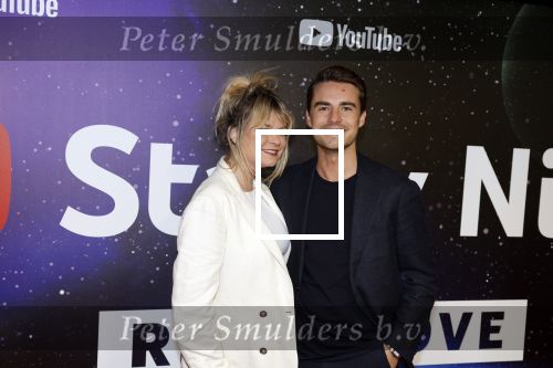 Amsterdam 13 december 2022
YouTube event in Tuschinski. Sylvana IJsselmuiden met vriend Jonas Vermeulen