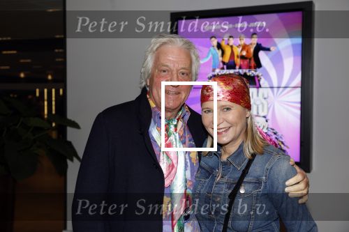 Amsterdam 19 november 2022
Toppers in concert in deJohan Cruijff arena.
Tommy Peters met vrouw en vrienden