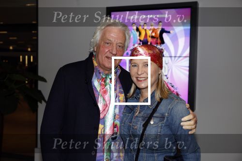 Amsterdam 19 november 2022
Toppers in concert in deJohan Cruijff arena.
Tommy Peters met vrouw en vrienden