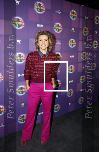 Amsterdam 17 december 2022
Premiere het feest van tante Ria in Pathe Noord .
Cast bestaat oa uit Najib Amhali Tooske Ragas Edo Brunner Edsilia Rombley Jack v gelder Pim Muda Thimo v Haaren  Ridder v Kooten Esther Mbire en Piet Tomassen. Tooske Ragas kwam met haar dochters