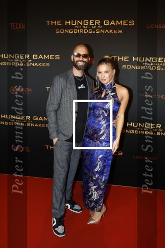 Amsterdam 14 november 2023
Premiere the hungar games . Amber Delil met vriend Dj hato