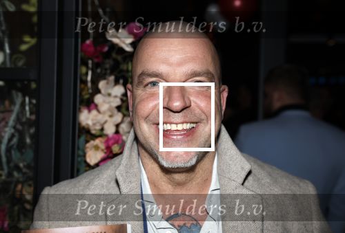 IJsselstin 27 november 2023
Boekpresentatie Glenn Helder . Wesley Sneijder krijgt het eerste exemplaar.
Andy v d Meijde
