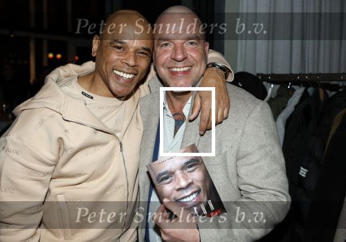 IJsselstin 27 november 2023
Boekpresentatie Glenn Helder . Wesley Sneijder krijgt het eerste exemplaar.
Andy v d Meijde