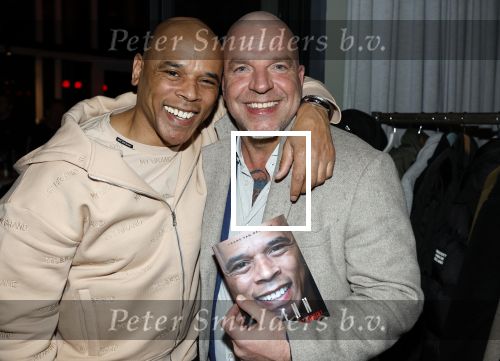 IJsselstin 27 november 2023
Boekpresentatie Glenn Helder . Wesley Sneijder krijgt het eerste exemplaar.
Andy v d Meijde