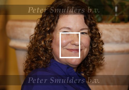 Den Haag 13 november 2023
In aanloop naar de Tweede Kamerverkiezingen organiseren de vrouwenbladen Libelle, Margriet, Flair en Nouveau gezamenlijk het VerkiezingscafÃ©. De vier hoofdredacteuren verwelkomen prominente vrouwen op de kieslijst van de grootste politieke partijen.
Op maandag 13 november 2023 gaan vooraanstaande vrouwelijke politici van verschillende partijen met elkaar in debat, onder leiding van journaliste Diana Matroos. Hoofdredacteuren Hilmar Mulder (Libelle), Helene van Santen (Margriet), Marije Veerman (Flair) en Claudia Straatmans (Nouveau) praten met hen over de belangrijkste themaâ€™s die hun lezeressen aangaan.
De volgende vrouwelijke politici schuiven aan om te vertellen waarvoor zij staan tijdens de Tweede Kamerverkiezingen: Sophie Hermans (VVD), Caroline van der Plas (BBB), Lisa Westerveld (GroenLinks/PvdA), Hilde Palland (CDA), JoÃ«lle Gooijer (ChristenUnie), Anne-Marijke Podt (D66) en Lilian Marijnissen (SP). Alles speelt zich af bij Dudok.
