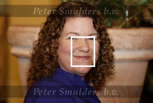 Den Haag 13 november 2023
In aanloop naar de Tweede Kamerverkiezingen organiseren de vrouwenbladen Libelle, Margriet, Flair en Nouveau gezamenlijk het VerkiezingscafÃ©. De vier hoofdredacteuren verwelkomen prominente vrouwen op de kieslijst van de grootste politieke partijen.
Op maandag 13 november 2023 gaan vooraanstaande vrouwelijke politici van verschillende partijen met elkaar in debat, onder leiding van journaliste Diana Matroos. Hoofdredacteuren Hilmar Mulder (Libelle), Helene van Santen (Margriet), Marije Veerman (Flair) en Claudia Straatmans (Nouveau) praten met hen over de belangrijkste themaâ€™s die hun lezeressen aangaan.
De volgende vrouwelijke politici schuiven aan om te vertellen waarvoor zij staan tijdens de Tweede Kamerverkiezingen: Sophie Hermans (VVD), Caroline van der Plas (BBB), Lisa Westerveld (GroenLinks/PvdA), Hilde Palland (CDA), JoÃ«lle Gooijer (ChristenUnie), Anne-Marijke Podt (D66) en Lilian Marijnissen (SP). Alles speelt zich af bij Dudok.